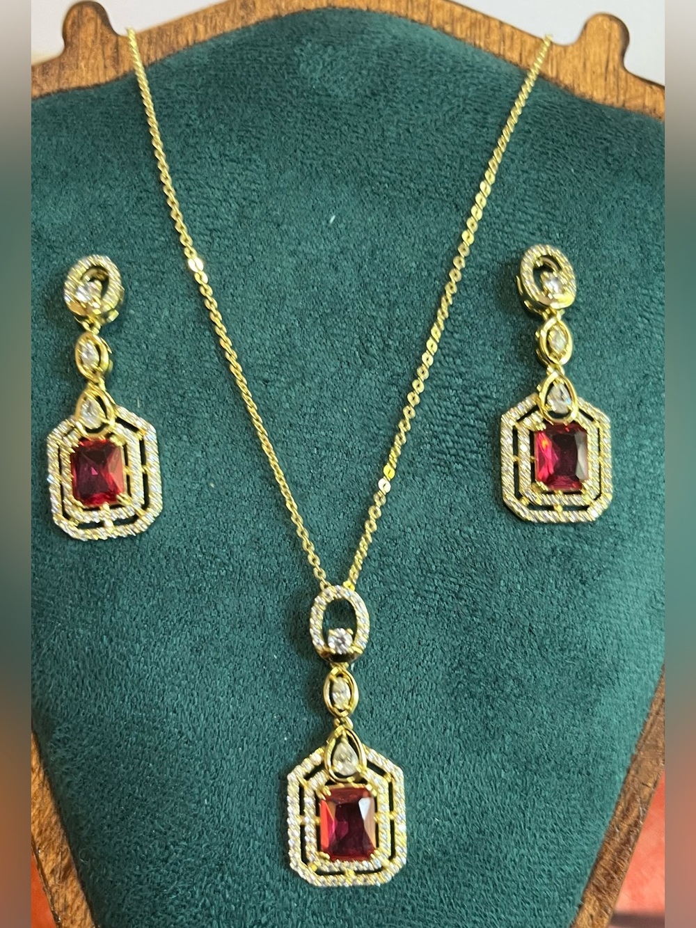Elegant Gold-Tone Red Gem Pendant Necklace & Earrings Set
